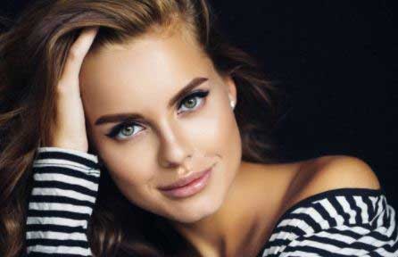 Pretty Girl Headshot Picture